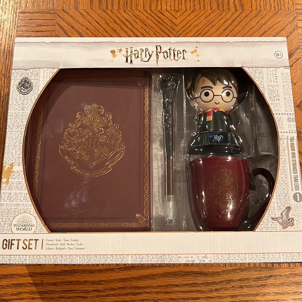 Brand New Harry Potter Gift Set - Picture 1 of 5